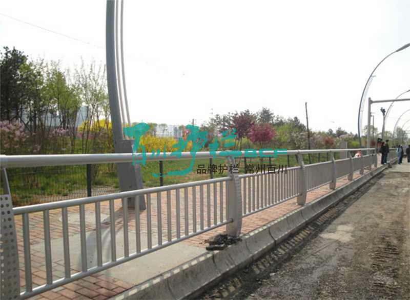 img of 蘭州道路邊緣護欄工程